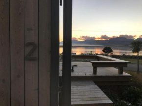 Lake Ferry Hotel Villas